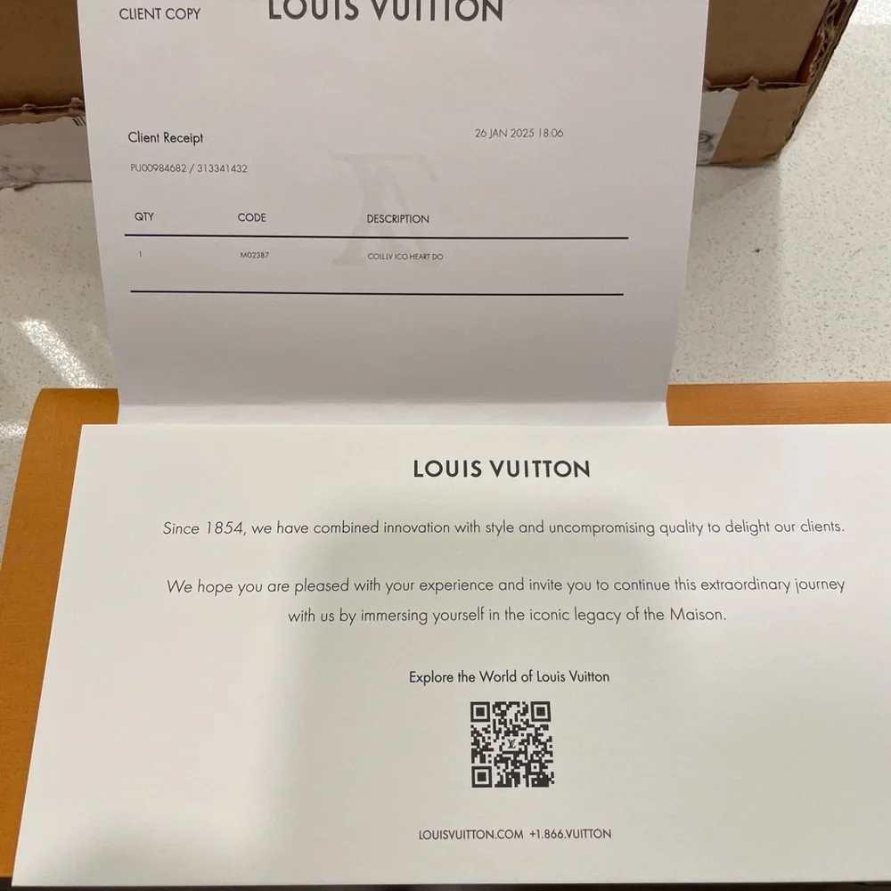 Louis Vuitton Gold LV Necklace with Heart Pendant - Picture 8 of 12